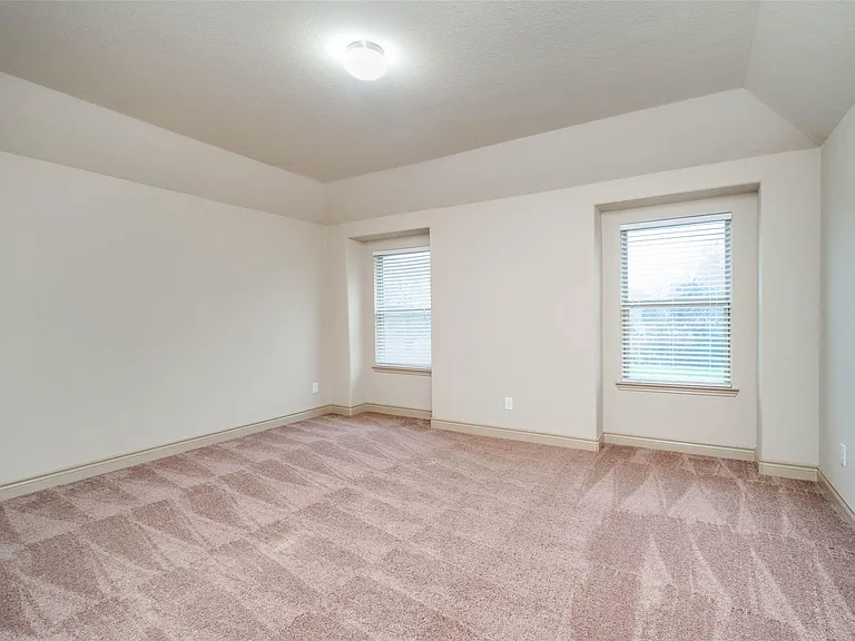 24111 Valencia Ridge Ln — Photo 40