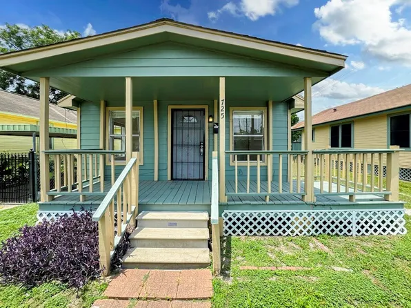 725 E 32nd St, Houston, TX 77022