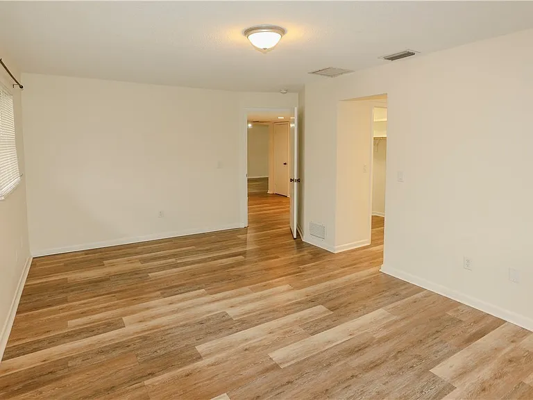 5654 Eichen Cir W — Photo 13
