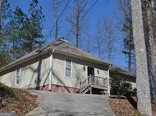 3913 Old Lantern Dr, Lithonia, GA 30038