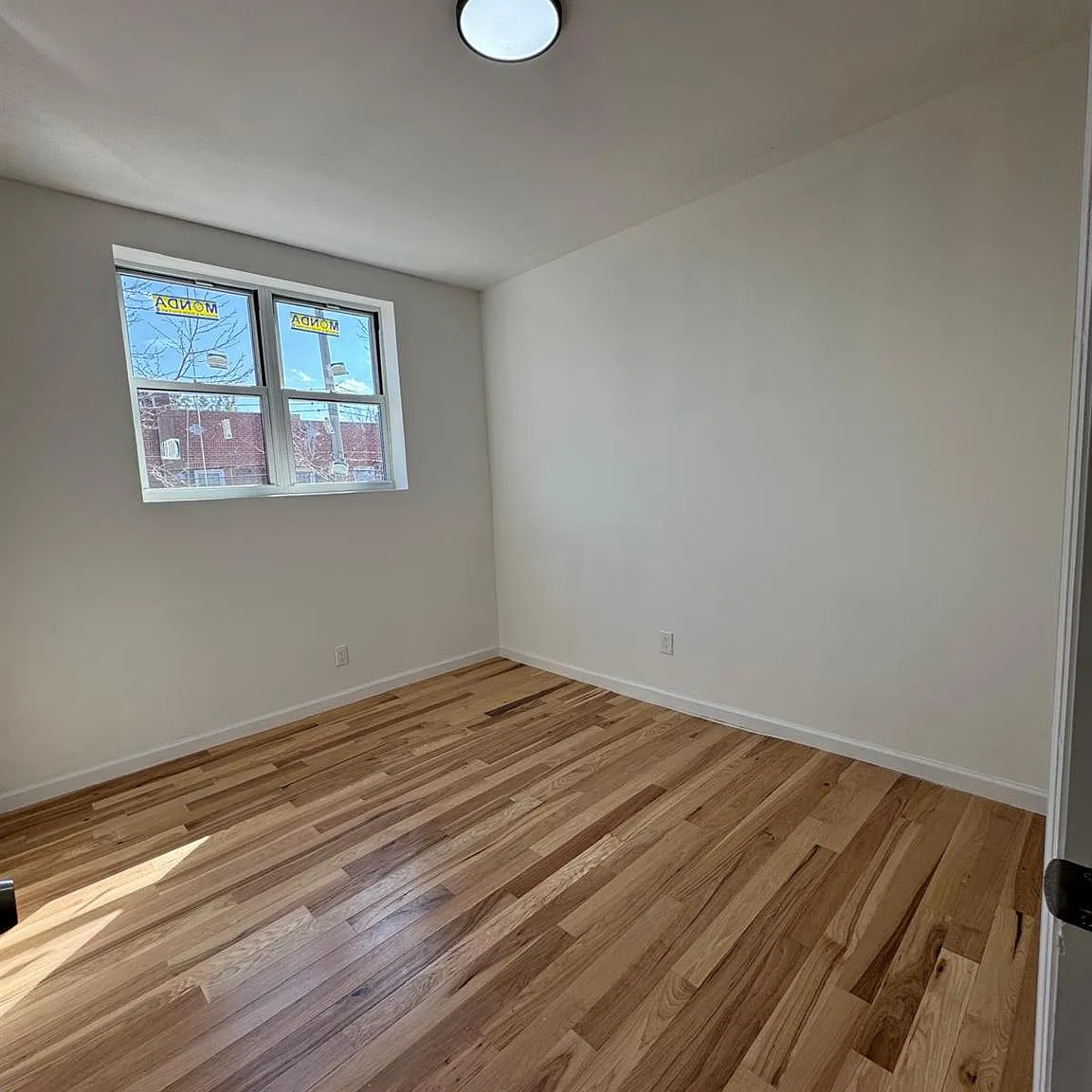 4 bed, 1.0 bath, 3360 sqft, $4,077 — Photo 4