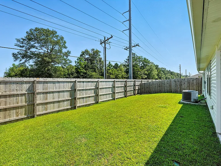 Cullen, Private Fenced Back Yard
