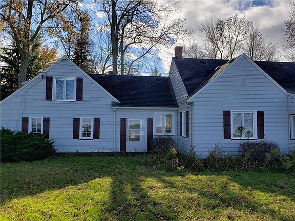3rd image of 130 Ferguson Dr