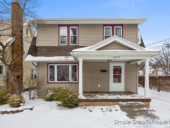2nd image of 1229 Johnston St SE