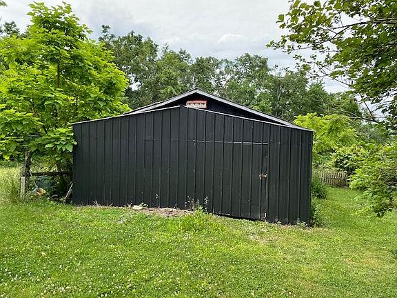 3rd image of 1163 Highway 3285