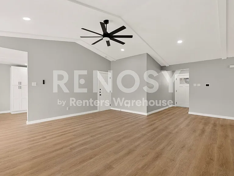 507 S Spring Creek Dr — Photo 17