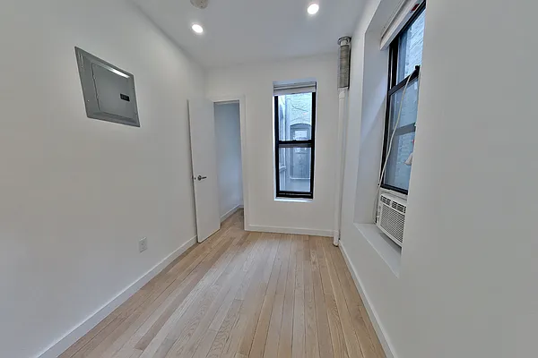 Rented by REAL New York | media 21