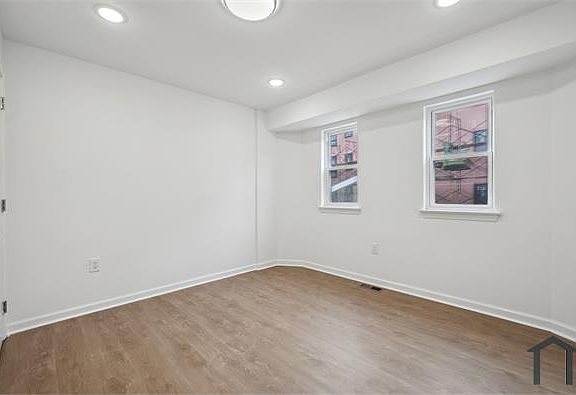 4th image of 4631 Wayne Ave Floor 1