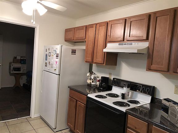 3rd image of 999 Monica Dr
