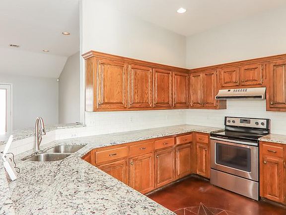 3rd image of 1529 NW 181st St