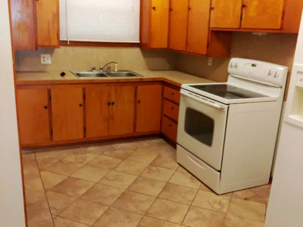 208 Miami St, Burlington, KS