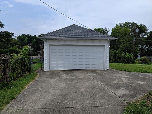 2nd image of 1538 Bryn Mawr Dr