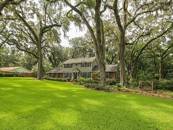 3rd image of 2027 Wildridge Dr