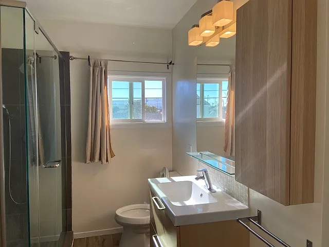 bathroom 2nd floor
