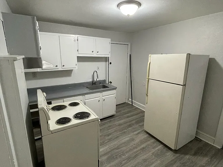 502 Oak St #3 — Photo 8