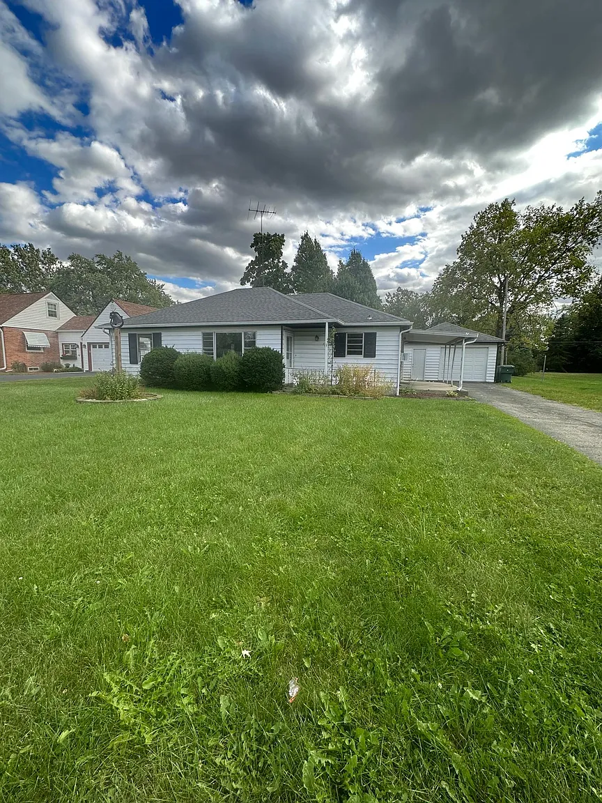 717 W Waid Ave photo 1