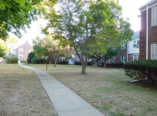 139A River Dr, Elmwood Park, NJ 07407