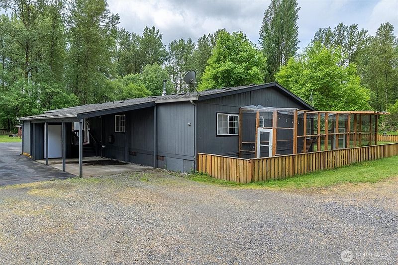 5th image of 155 Rivendell Lane
