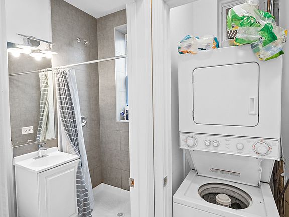 4th image of 3121 N Sheffield Ave #3