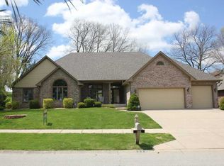 230 Fairway Lakes Dr, Franklin, IN 46131