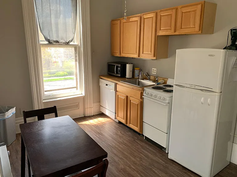 1076 Neil Ave #2B — Photo 8