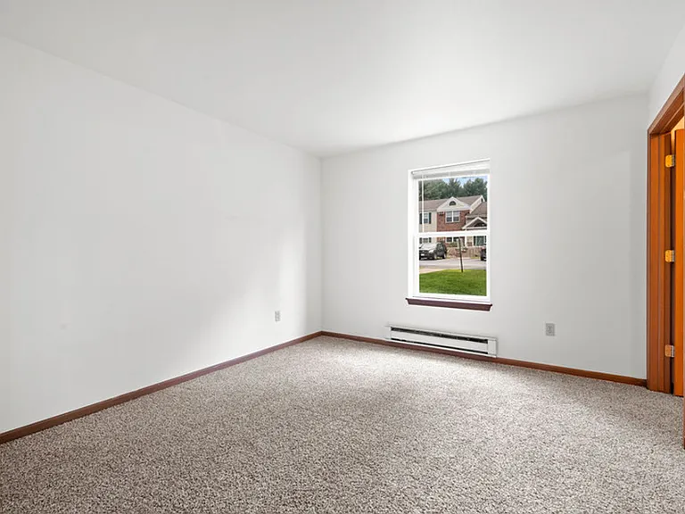 Weston Pines Apartments — Photo 14