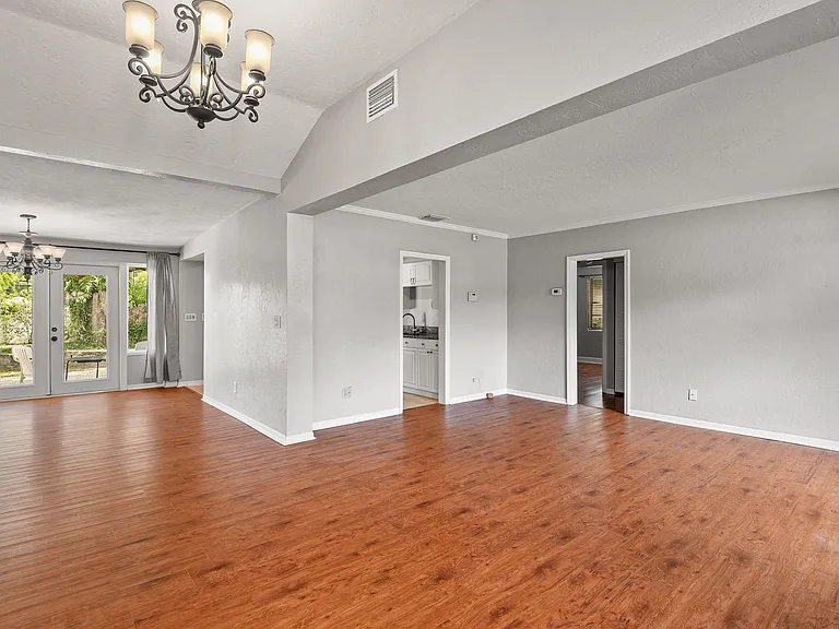 2607 Elizabeth Ave — Photo 7