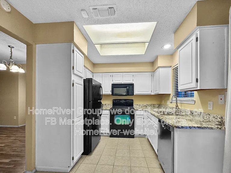 2320 Kenley St — Photo 1