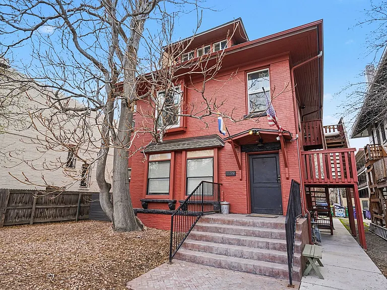 1159 N Corona St — Photo 2