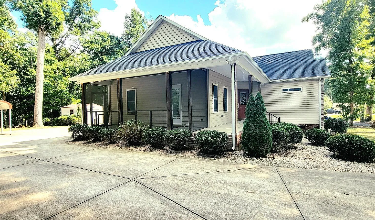 3 bed, 1570 sqft, $2,250 — Photo 4