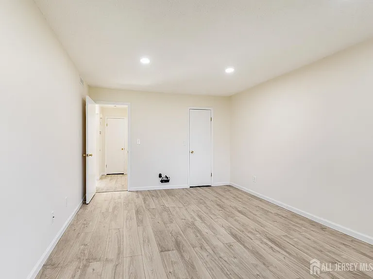 1807 Muriel Ct — Photo 7