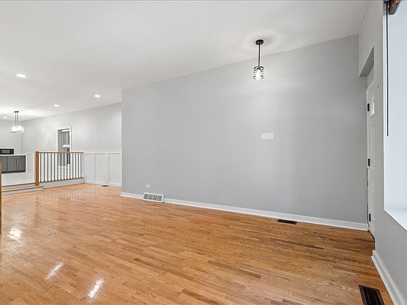 4th image of 1147 W Taylor St #1