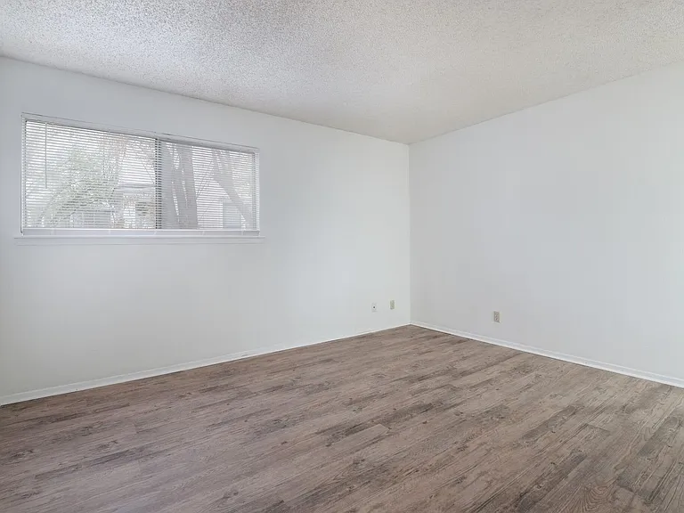 404 E Park Ave #5 — Photo 11