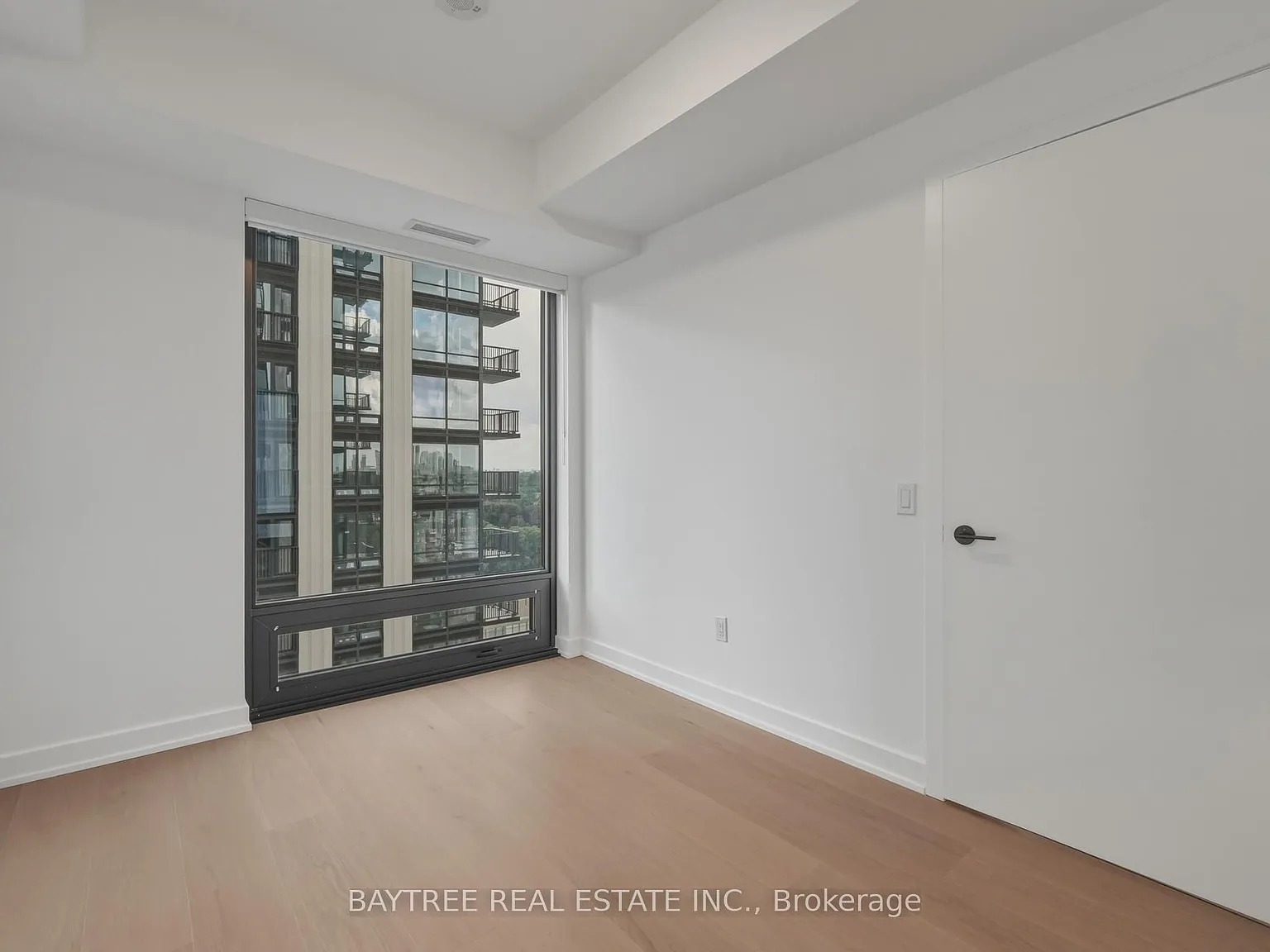 South Forest Hill Residences-East Tower — Photo 3