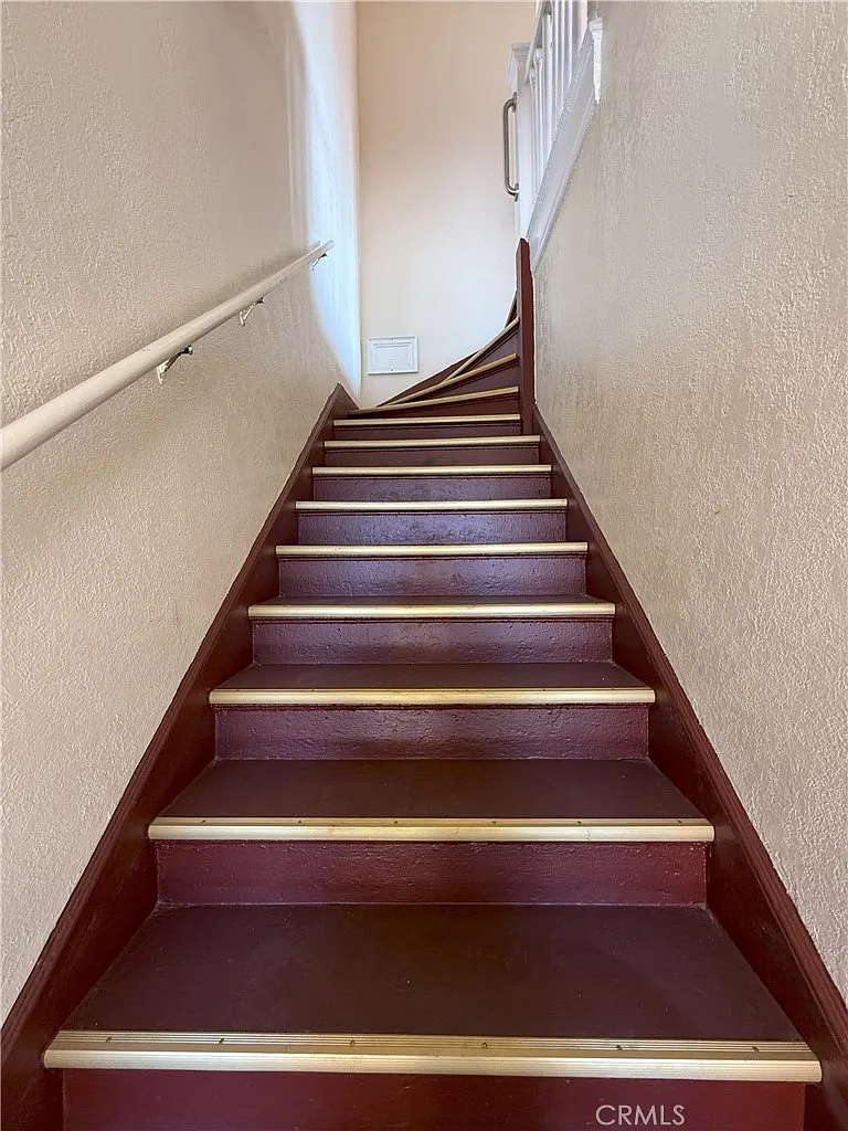 3 bed, 936 sqft, $2,500 — Photo 3