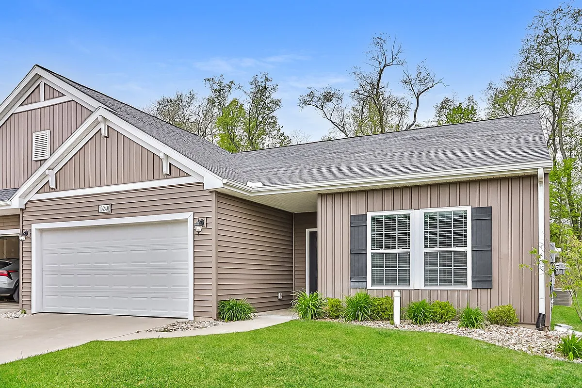 Building Photo - 10240 Pennridge Dr