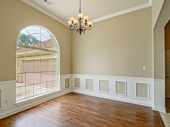 5th image of 264 Indian Village Rd