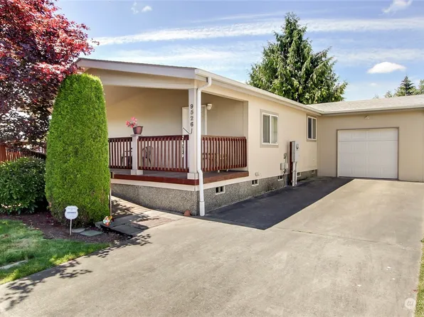 9526 20th Avenue Ct E, Tacoma, WA 98445