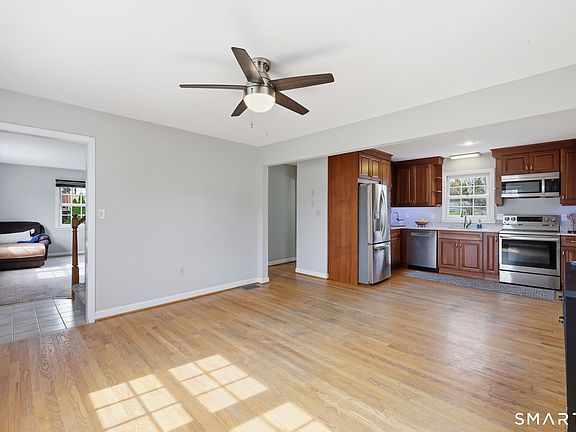 5th image of 107 Harmund Place