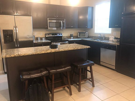 5th image of 2959 Saint Thomas Dr