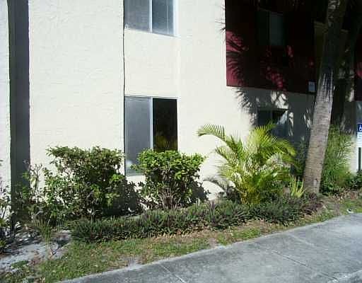 Landscaped Common Area