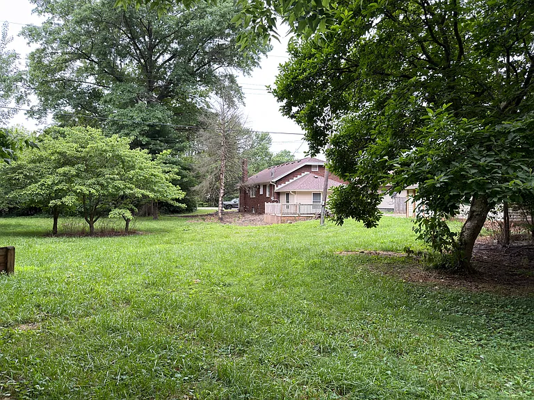 5320 Southeastern Ave — Photo 41