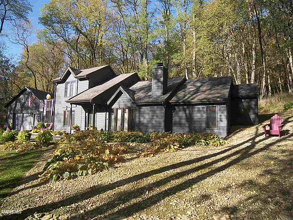4th image of 6 Longwood Dr