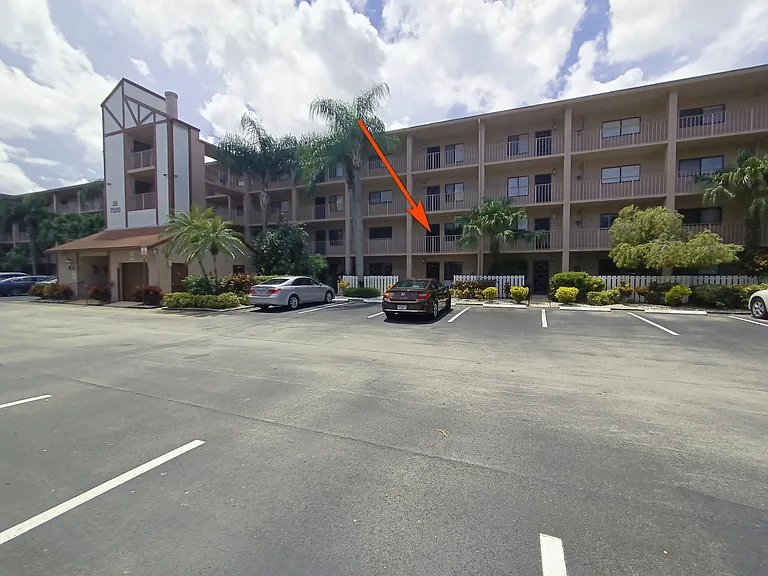 7280 Amberly Ln #207 — Photo 2