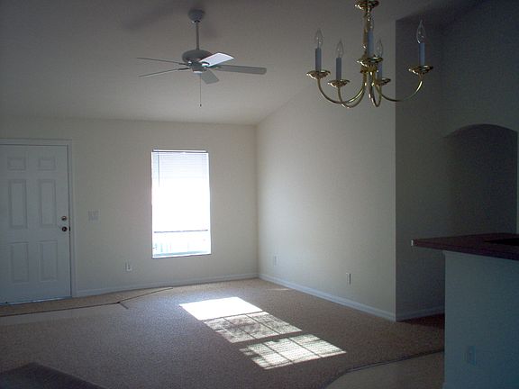 3rd image of 2654 Daisy Ave SE