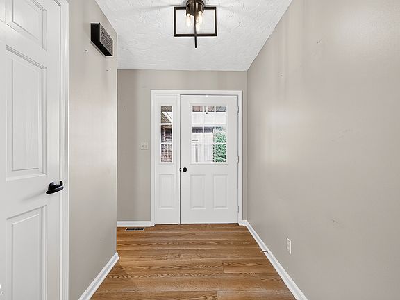 3rd image of 536 Beech Ln