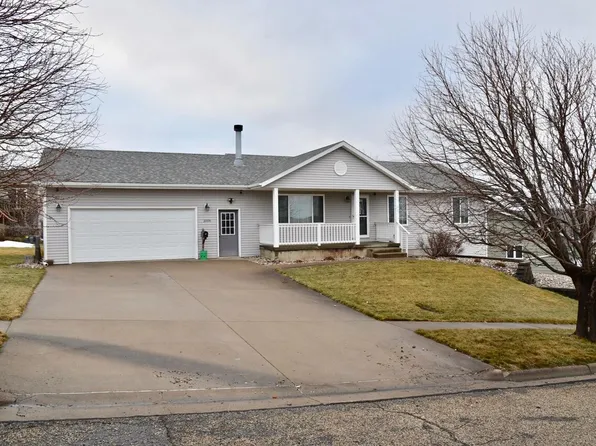 2008 Flag Mountain Dr, Pierre, SD 57501