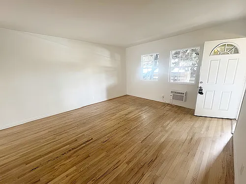 5571 Margaret Ave — Photo 6
