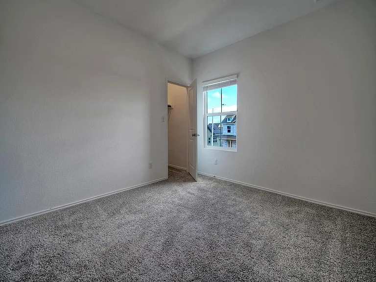 1317 Linwood St — Photo 21