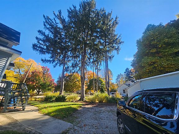 2nd image of 116 Kingsbury Ave #2